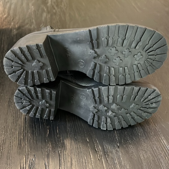 Mia Kids Ankle Boots - Picture 6 of 10